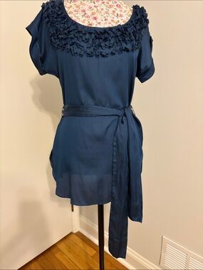 Luluira Navy Blue Ruffled Scoop Neck Tunic with Waist Tie, size Medium